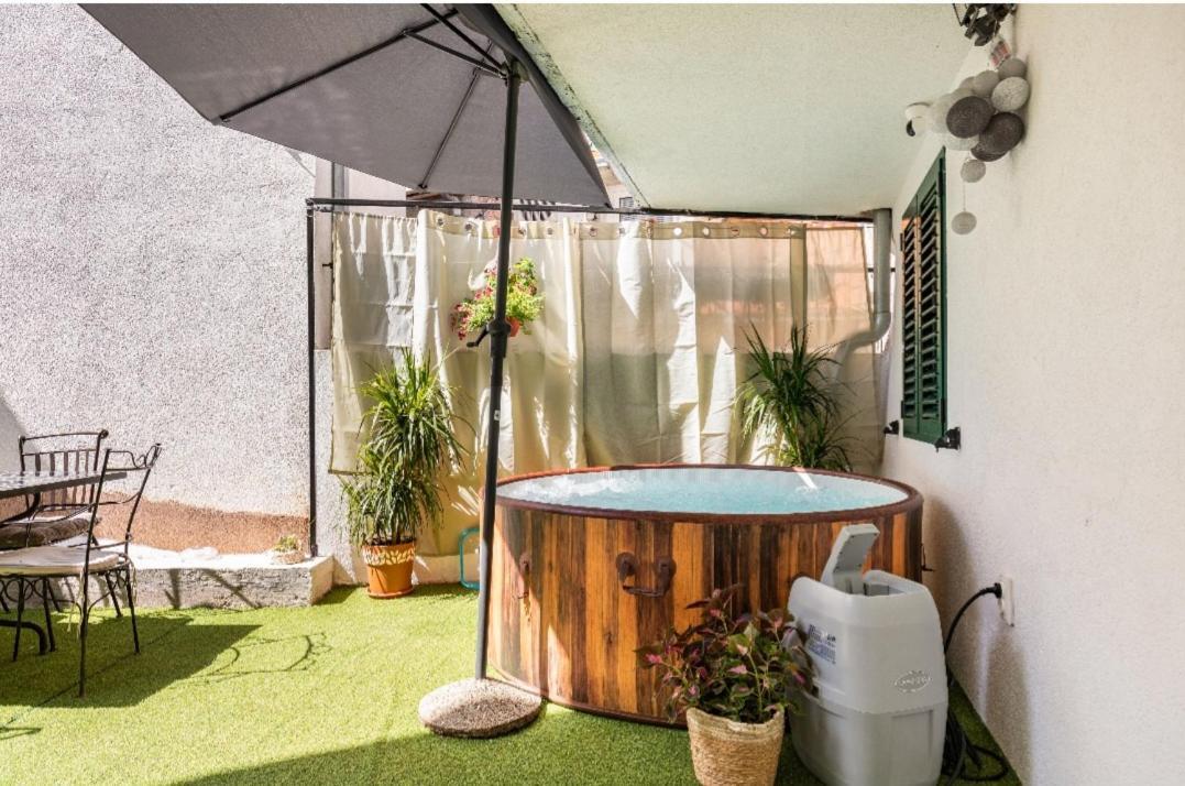 Angie Old Town With Jacuzzi Vila